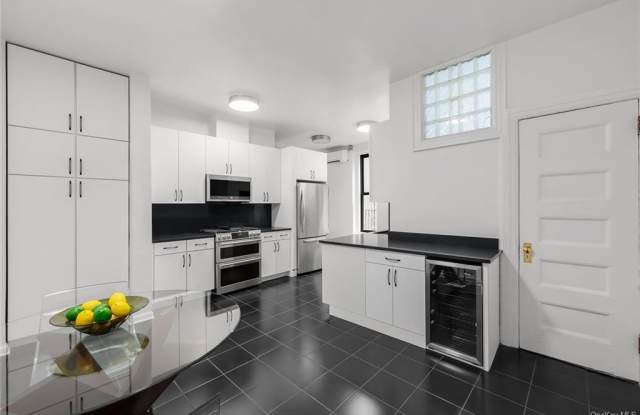 26 E 81st Street - 26 East 81st Street, New York City, NY 10028