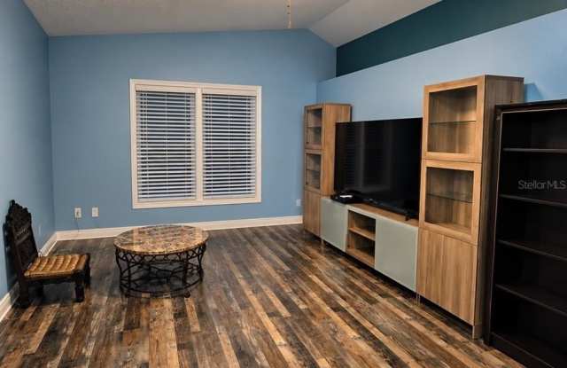1371 TARTAN Avenue Gallery 3