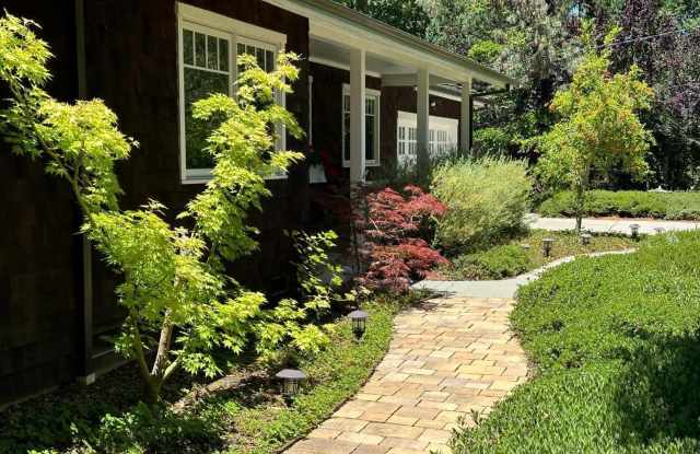 15 Martin LN - 15 Martin Lane, Woodside, CA 94062