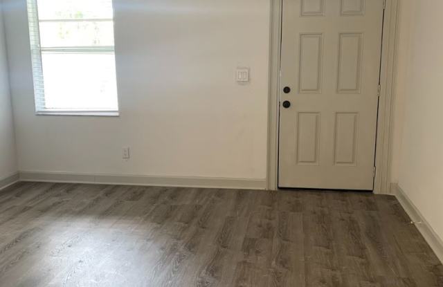 7117 E Bank Dr, 102 Gallery 4