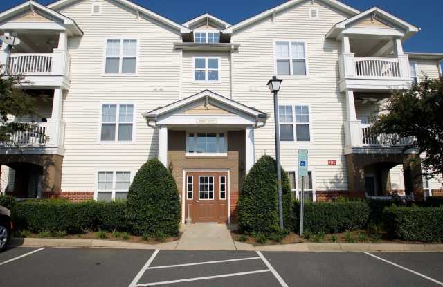 2-Bedroom Cornelius Condo with Garage + Easy Access to Greenway - 9121 McDowell Creek Court, Cornelius, NC 28031