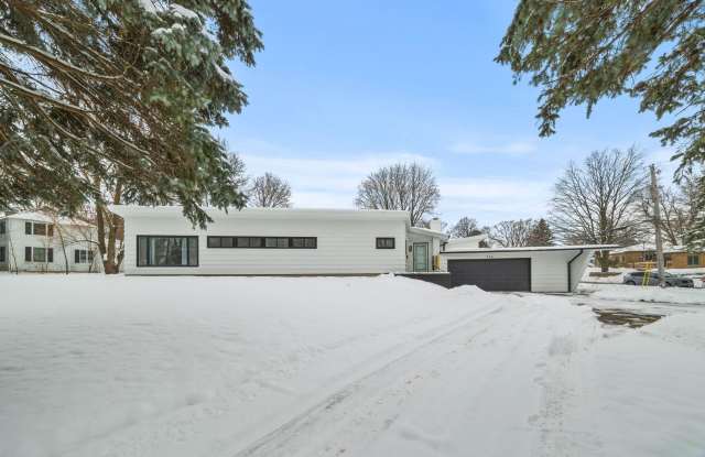 246 Miller Avenue - 246 Miller Avenue, DeKalb, IL 60115