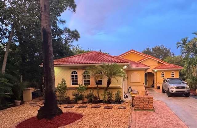 1464 SW 28th Ave - 1464 Southwest 28th Avenue, Fort Lauderdale, FL 33312