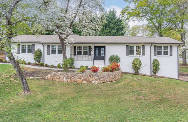 Large 3 bedroom 3 bath two story ranch home within walking distance to downtown Woodstock. photos photos