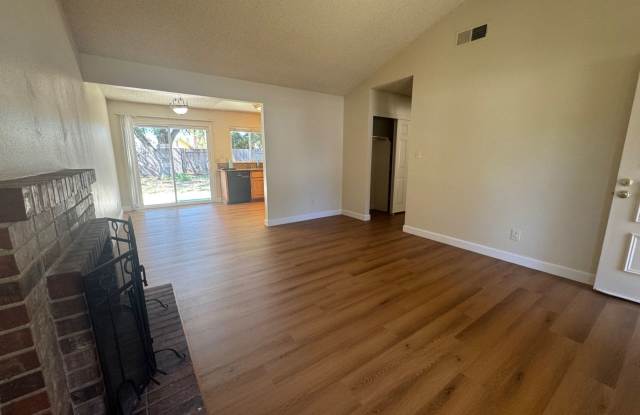 Recently Remodeled Four Bedroom Rosemont Home with Large Backyard! Gallery 4