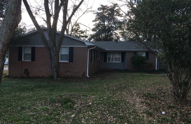601 N College Drive - 601 North College Drive, Cedartown, GA 30125