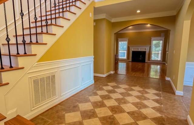 726 Wine Cellar Circle Gallery 4