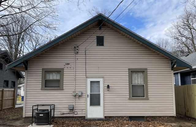 3923 Winthrop Avenue Gallery 3