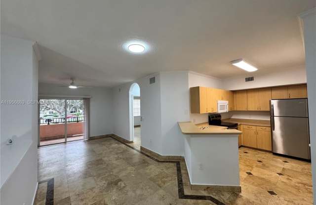 2404 Belmont Ln photos photos