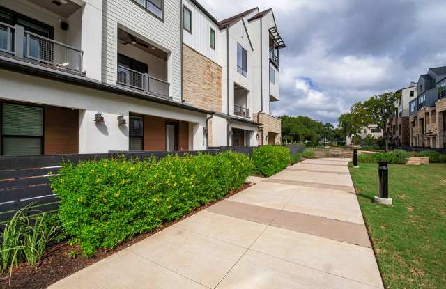 Remarkable 3 Bedroom, 3.5 Bath, 3-Story Condo in Rosedale Gallery 2