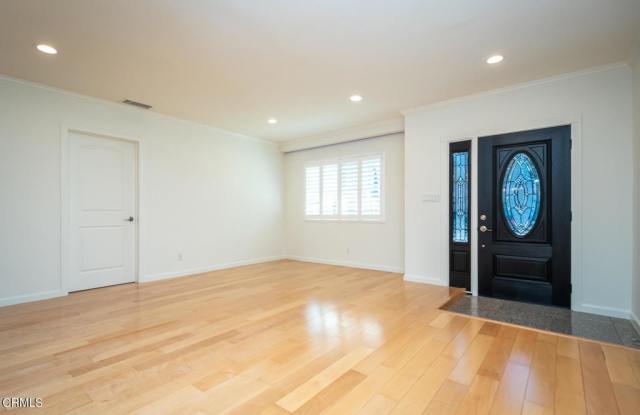 4836 Crown Avenue Gallery 2