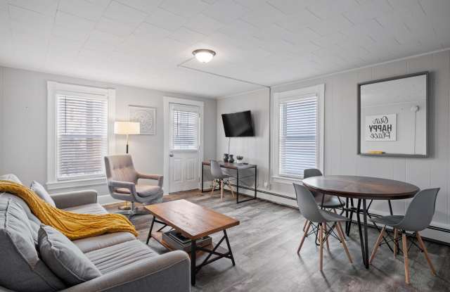 526 Hevey Street photos photos