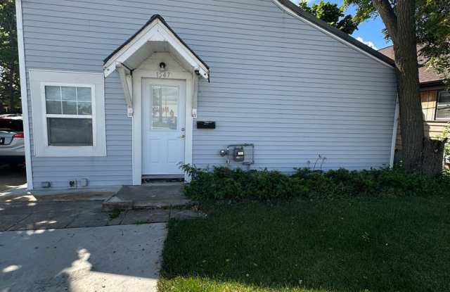 1547 32nd St. NE photos photos