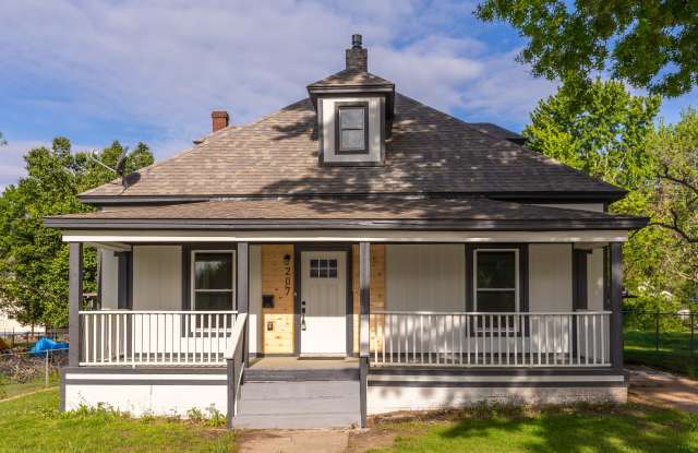 207 North Leeds Avenue photos photos