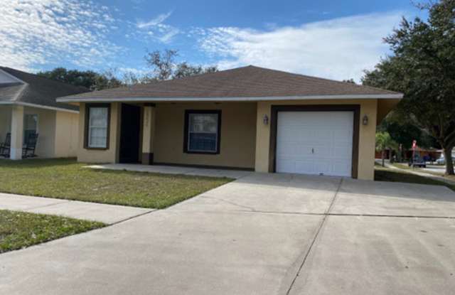 Beautiful 3-Bedroom 2-Bathroom Home in a Wonderful Community at Riverview Location! photos photos