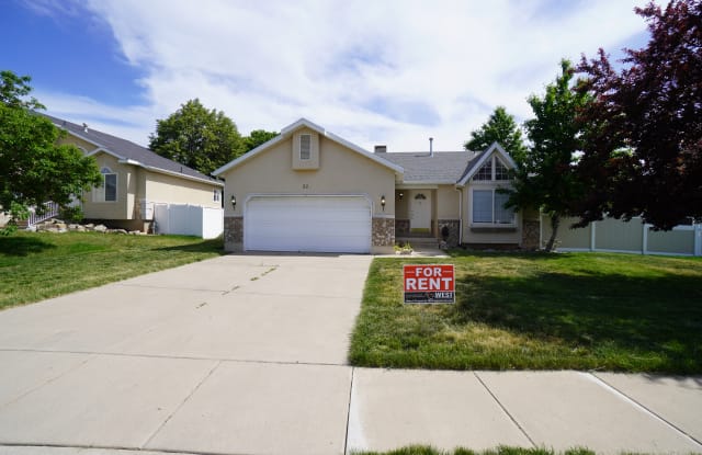 324 E 1100 N photos photos