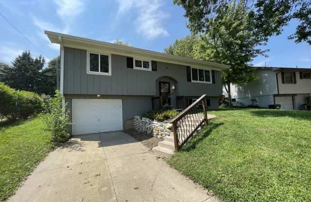 7508 Elm Dr - 3 Bed/1 Bath in La Vista | Updated Kitchen, Finished Lower Level, Attached Garage photos photos