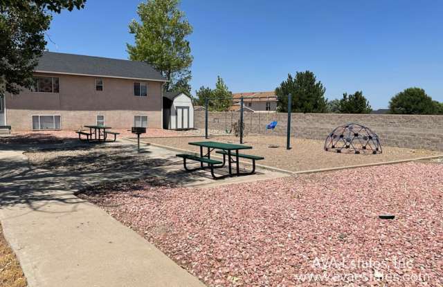 745 E Laporte Dr photos photos