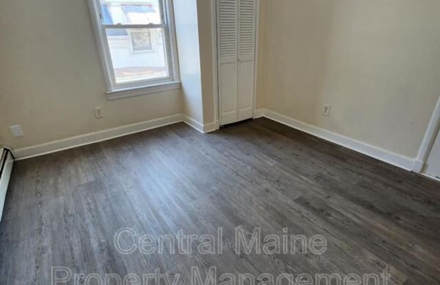 70 Howe St - 70 Howe Street, Lewiston, ME 04240