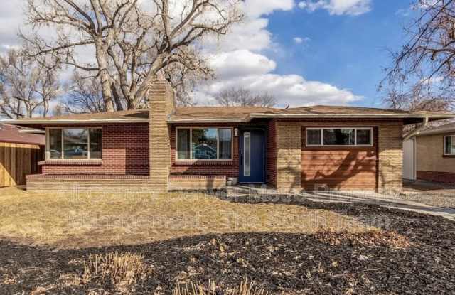 1370 Upham Street photos photos