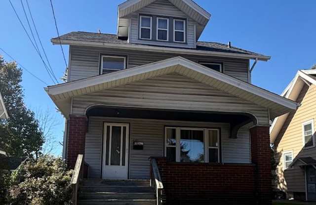 Four bedroom house available for rent - Canton SW Gallery 1