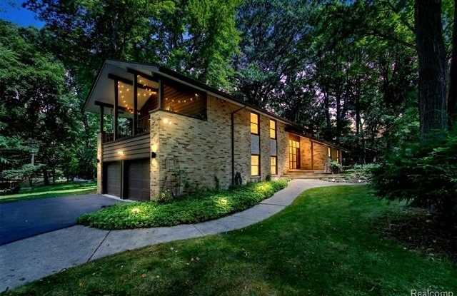 7388 Lindenmere Drive photos photos