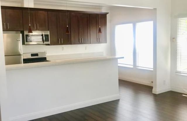 137 South ROXBURY Drive - 137 Roxbury Dr, Beverly Hills, CA 90212