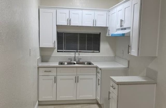 1423 Clela Ave Apt 204 - 1423 Clela Avenue, East Los Angeles, CA 90022