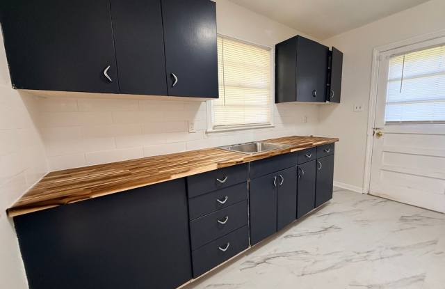 For Rent – Updated 3 Bed / 1 Bath Home photos photos