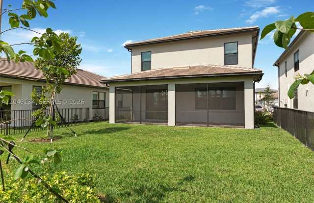 4470 Waterside Dr Gallery 2