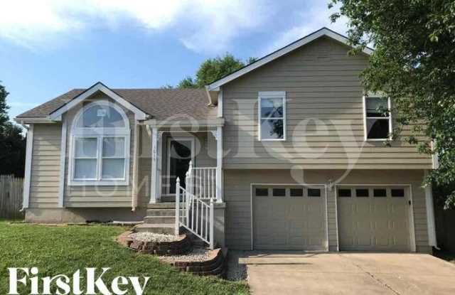 1611 Cooper Drive - 1611 Cooper Drive, Raymore, MO 64083