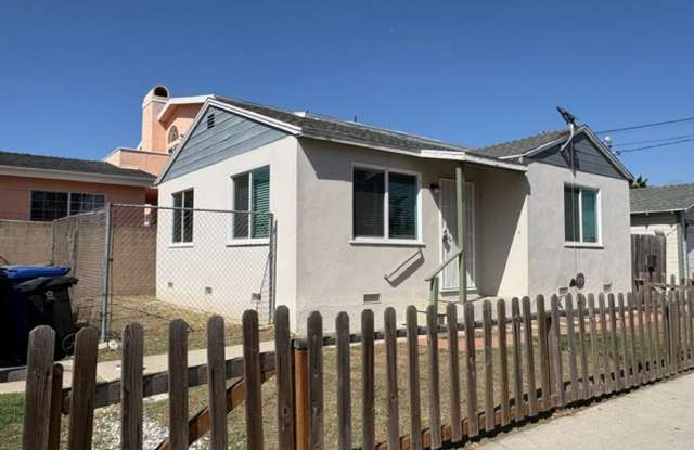 S. LAWNDALE NEWLY REMODELED 1 BDRM HOUSE FOR LEASE! Gallery 1