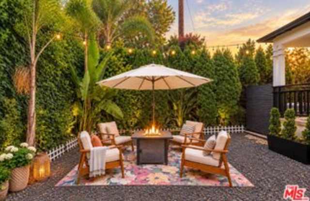 12223 Palms Boulevard Gallery 4