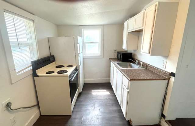 2440 B Avenue photos photos