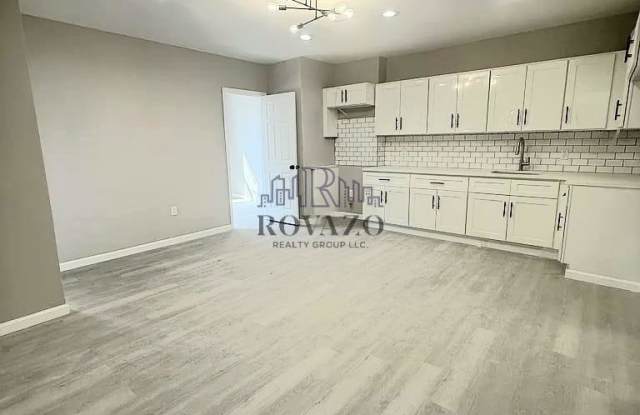 291 West Runyon Street photos photos