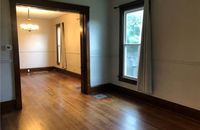 942 Locust Avenue Gallery 4