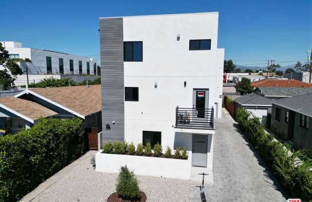 5561 Carlin St - 5561 Carlin Street, Los Angeles, CA 90016
