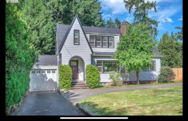 3700 Ne Maywood Pl photos photos