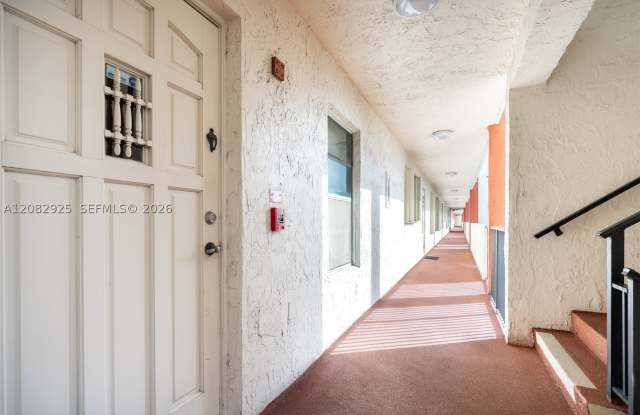 150 S Hollybrook Ter Gallery 1
