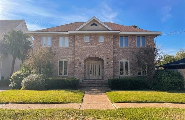 4916 SUNNY Place - 4916 Sunny Place, Metairie, LA 70006