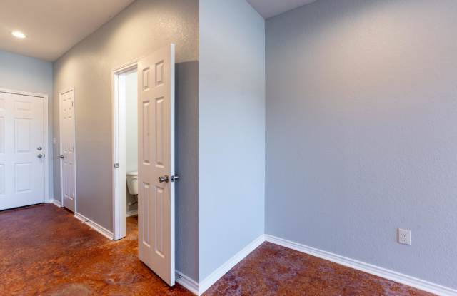6918 Crestway Drive - 2 Gallery 3