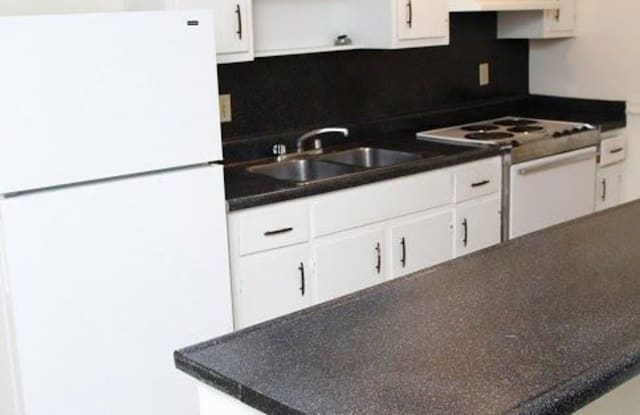 University Garden Apartment Homes Gallery 3