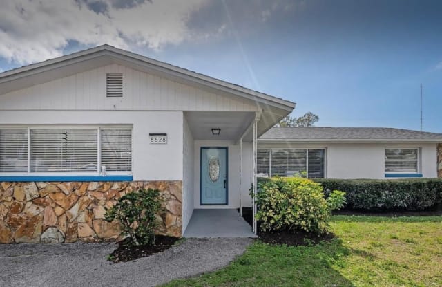 8628 MAGNOLIA DRIVE - 8628 Magnolia Drive, Bardmoor, FL 33777