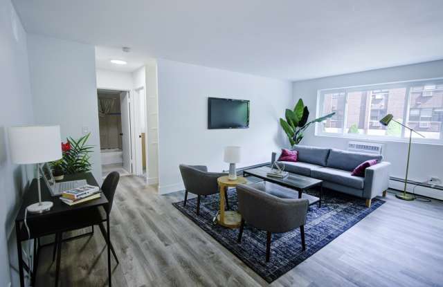 5314 N Damen Avenue Gallery 2
