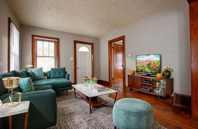 2 Bedroom / 1 Bath Home located near Askarben! photos photos