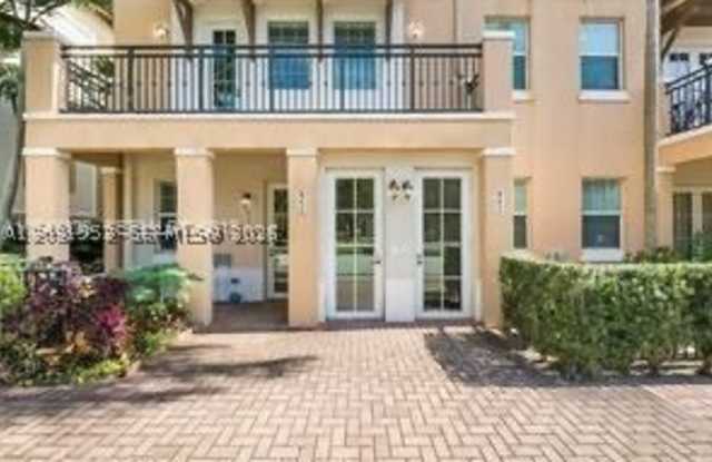 845 SW 147th Ave photos photos