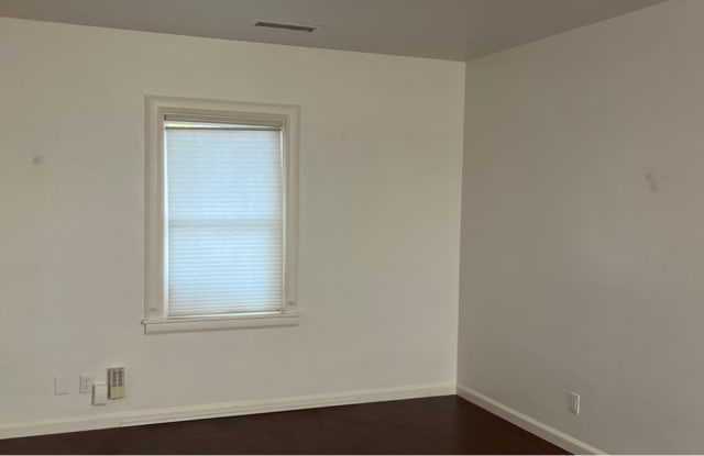 2456 2nd Avenue Gallery 4