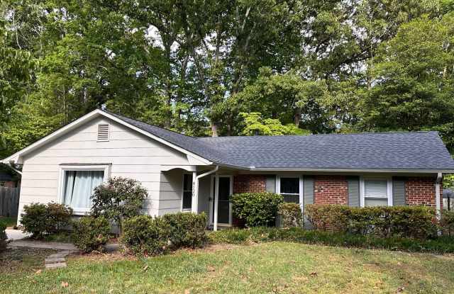 Charming 3 bed 2 bath ranch with fenced yard available 6/5/2026! photos photos Charming 3 bed 2 bath ranch with fenced yard available 6/5/2026! photos photos