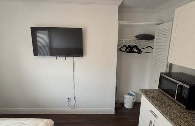 1624 Coral Way Unit C Gallery 4