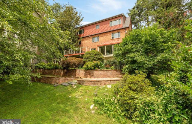 3111 CHAIN BRIDGE ROAD NW photos photos